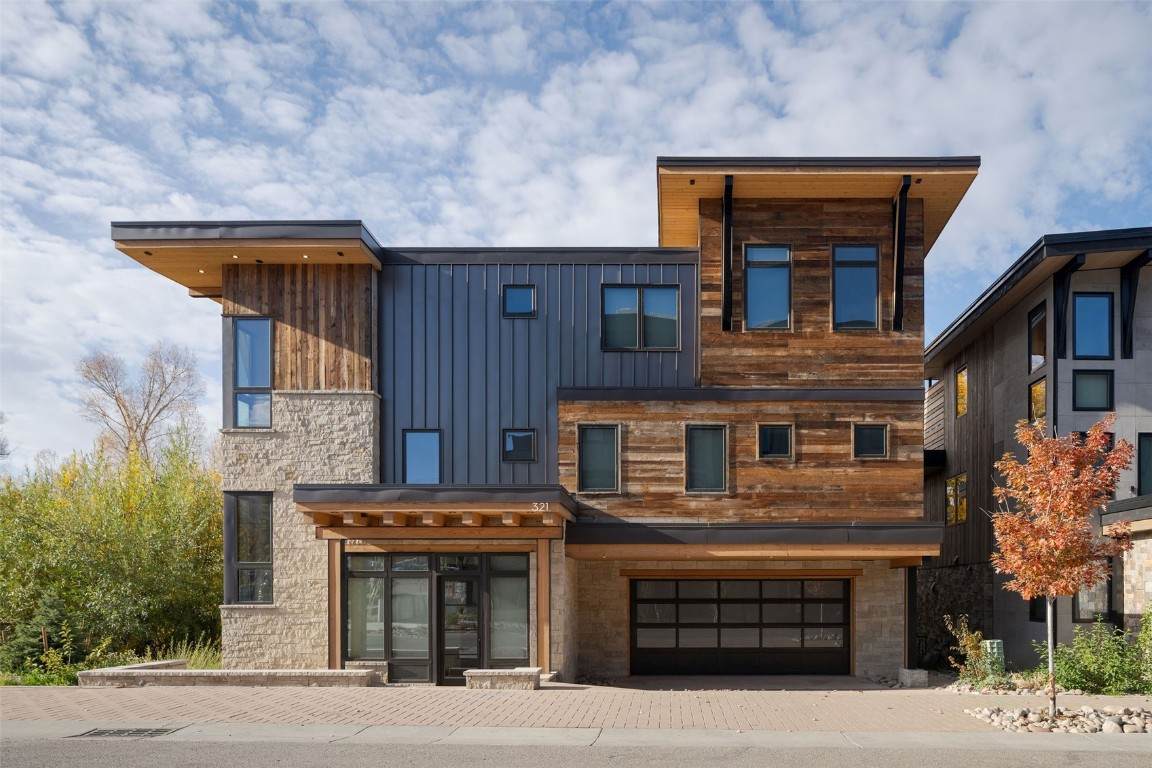 321 Riverview Way - Photo 1