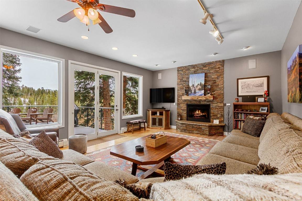 181 Tomahawk Lane - Photo 1