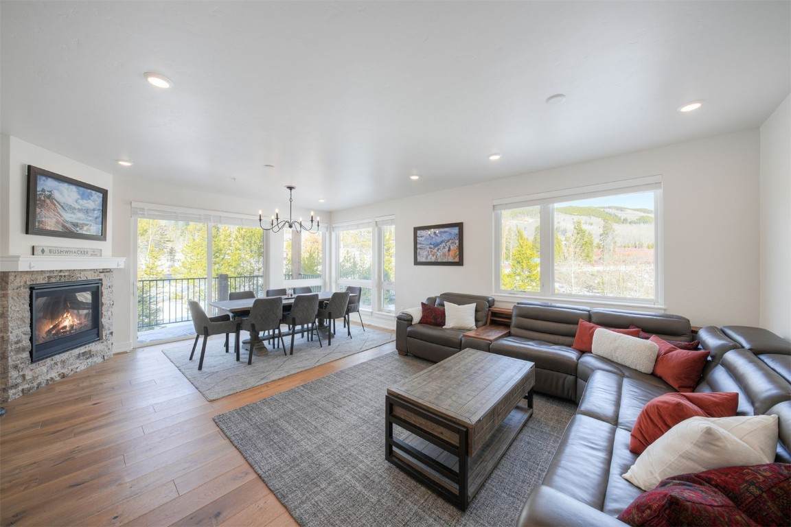 111 Clearwater Way - Photo 1