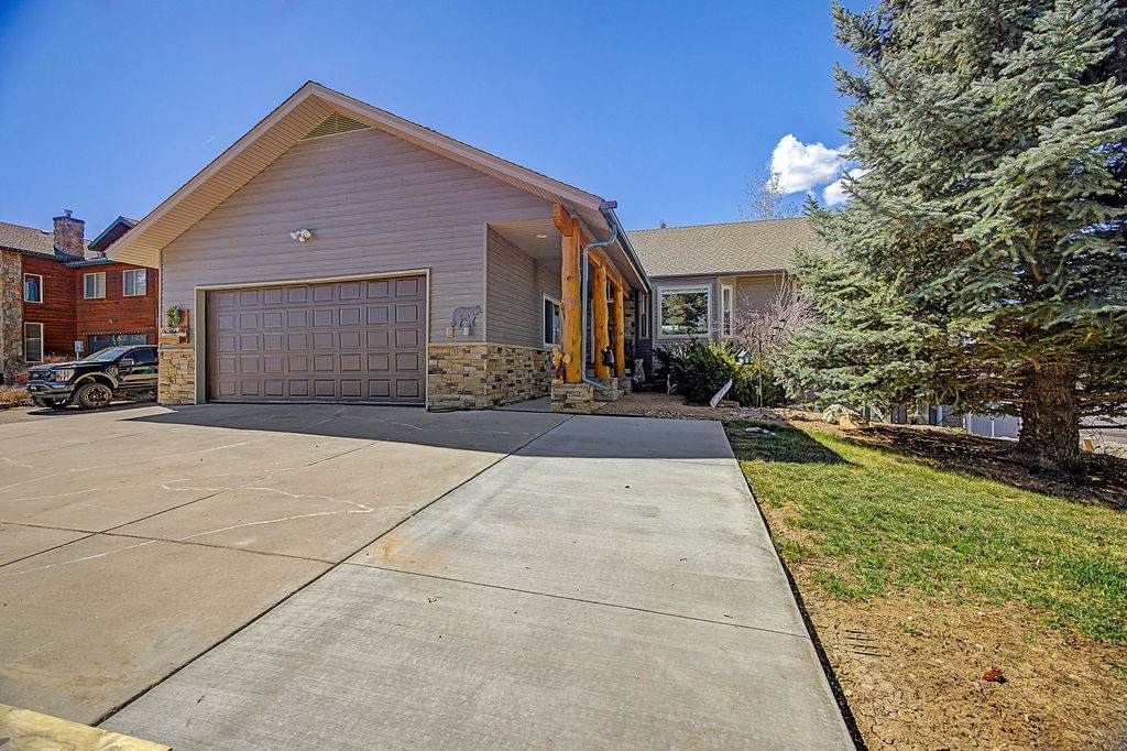 270 Harvest Drive - Photo 1