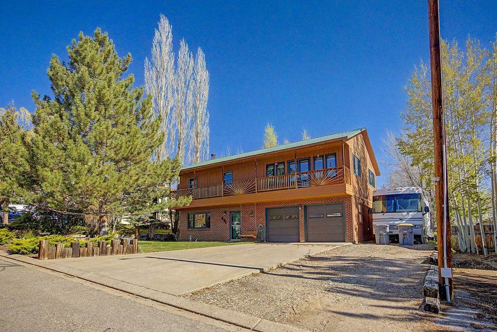 431 Clover Circle - Photo 1