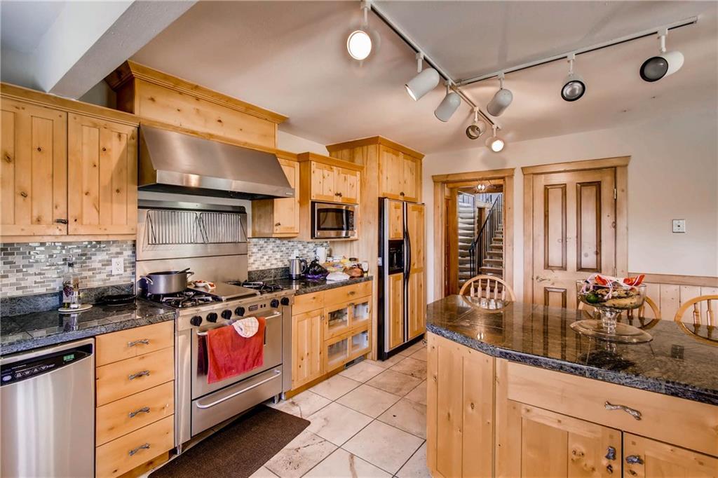 205 Aspen Drive - Photo 1