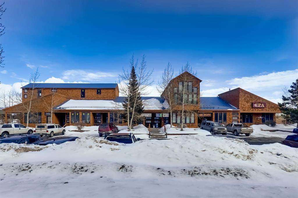 699 Summit Boulevard - Photo 1