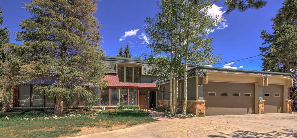 205 Aspen Drive - Photo 1