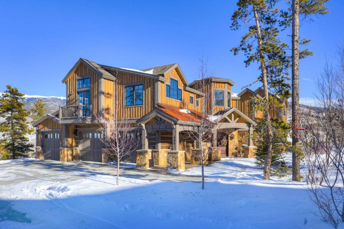 200 High Park Court - Photo 1