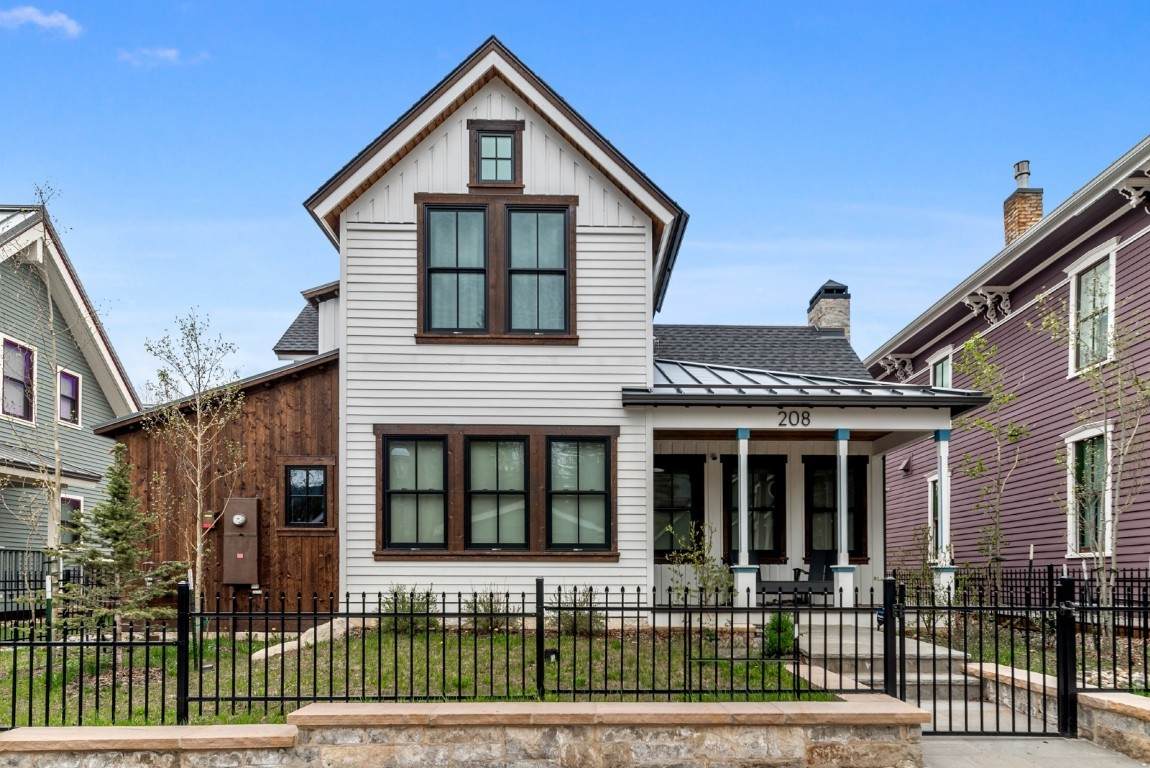 208 Ridge Street - Photo 1