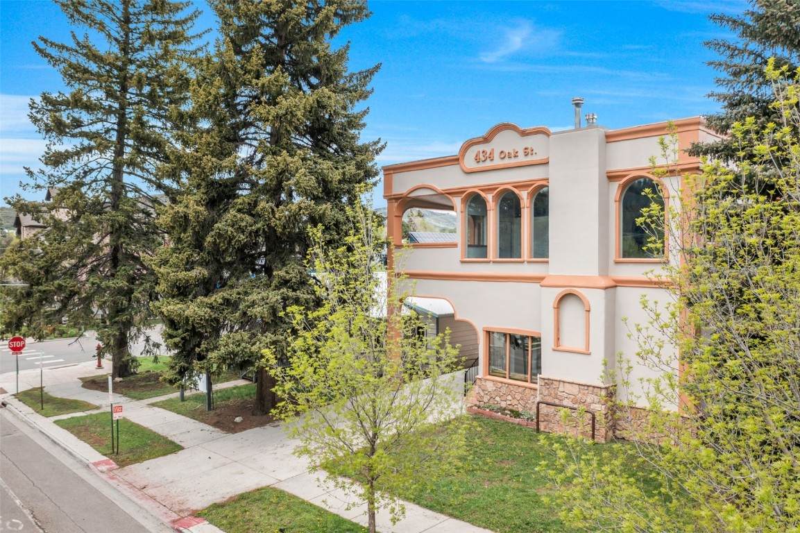 434 Oak Street - Photo 1