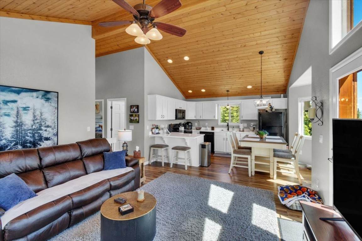 227 Valley Of The Sun Drive - Photo 1