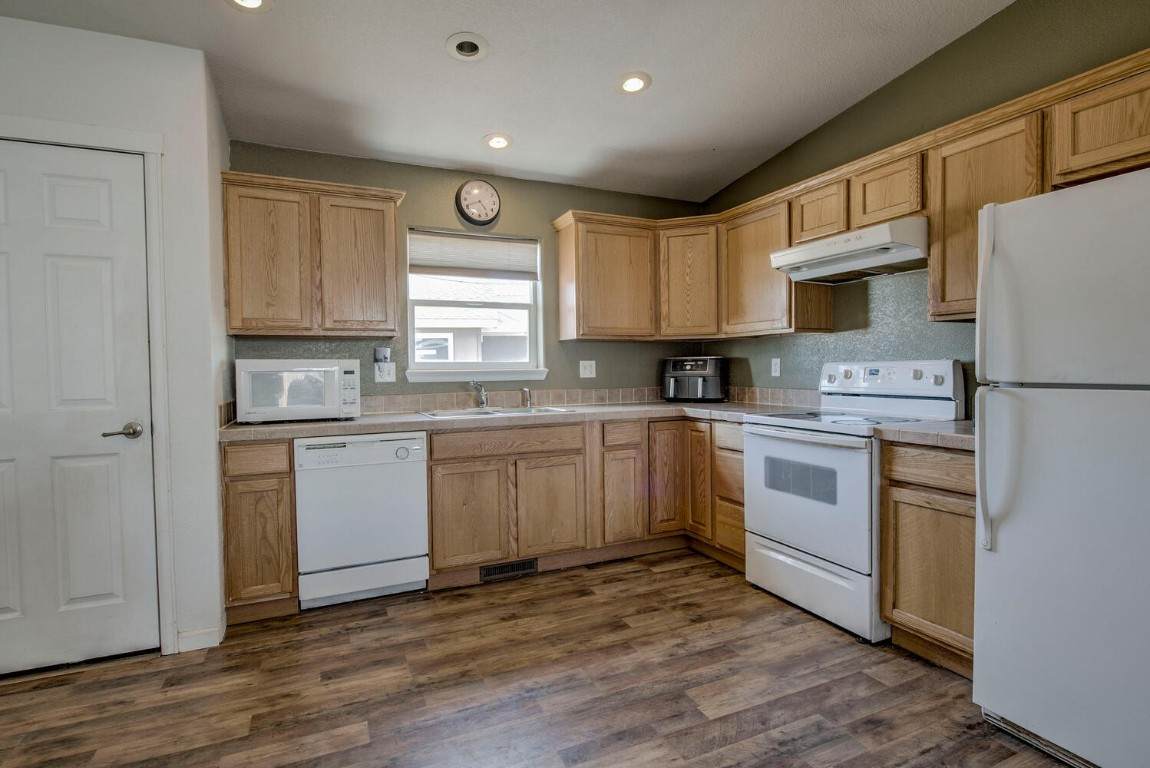 316 Stone Creek Drive - Photo 1