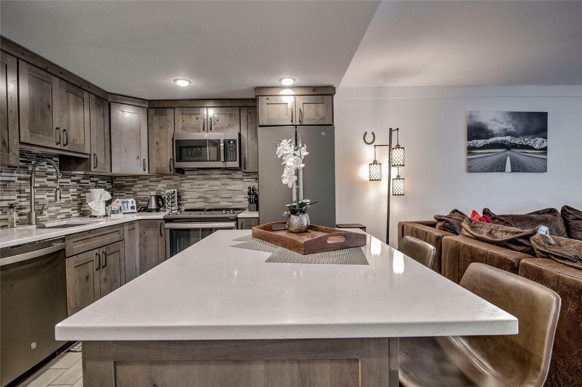 620 7th Avenue - Photo 1