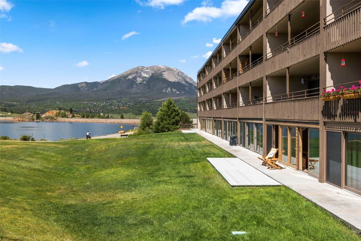 413 La Bonte Street - Photo 1