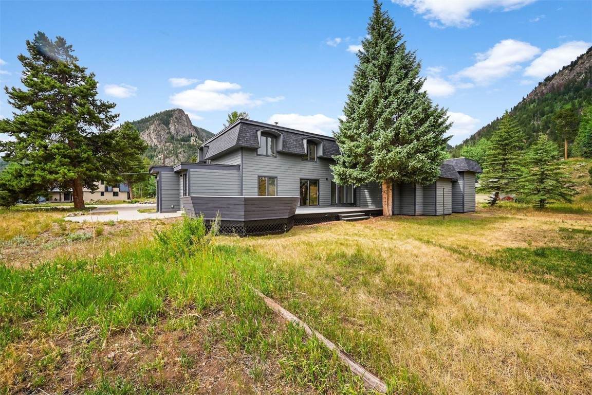 205 Aspen Drive - Photo 1
