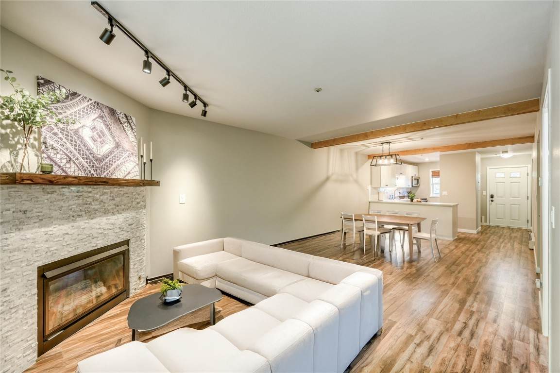 400 Main Street - Photo 1