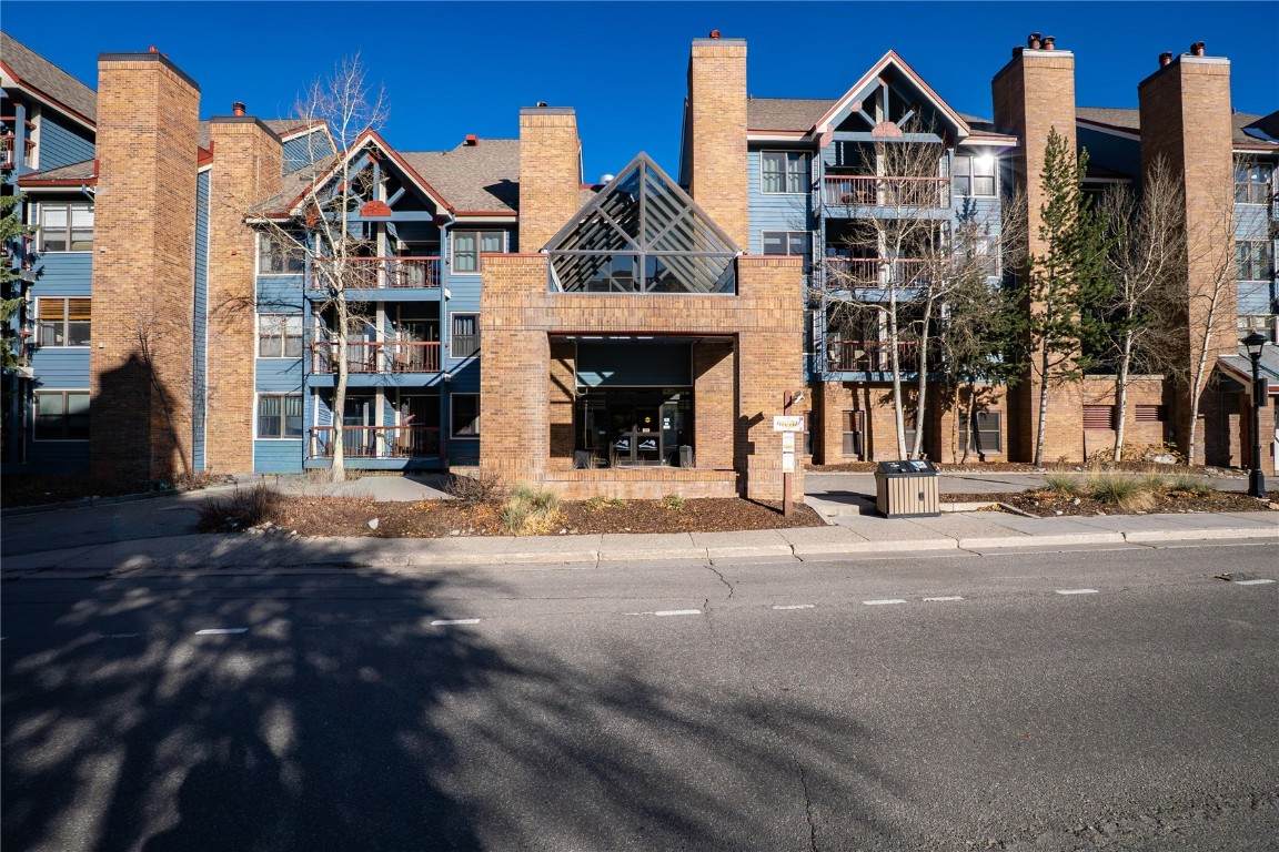 100 Park Avenue - Photo 1