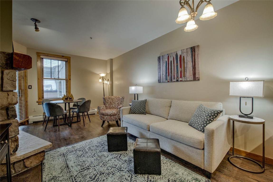 100 Dercum Square - Photo 1