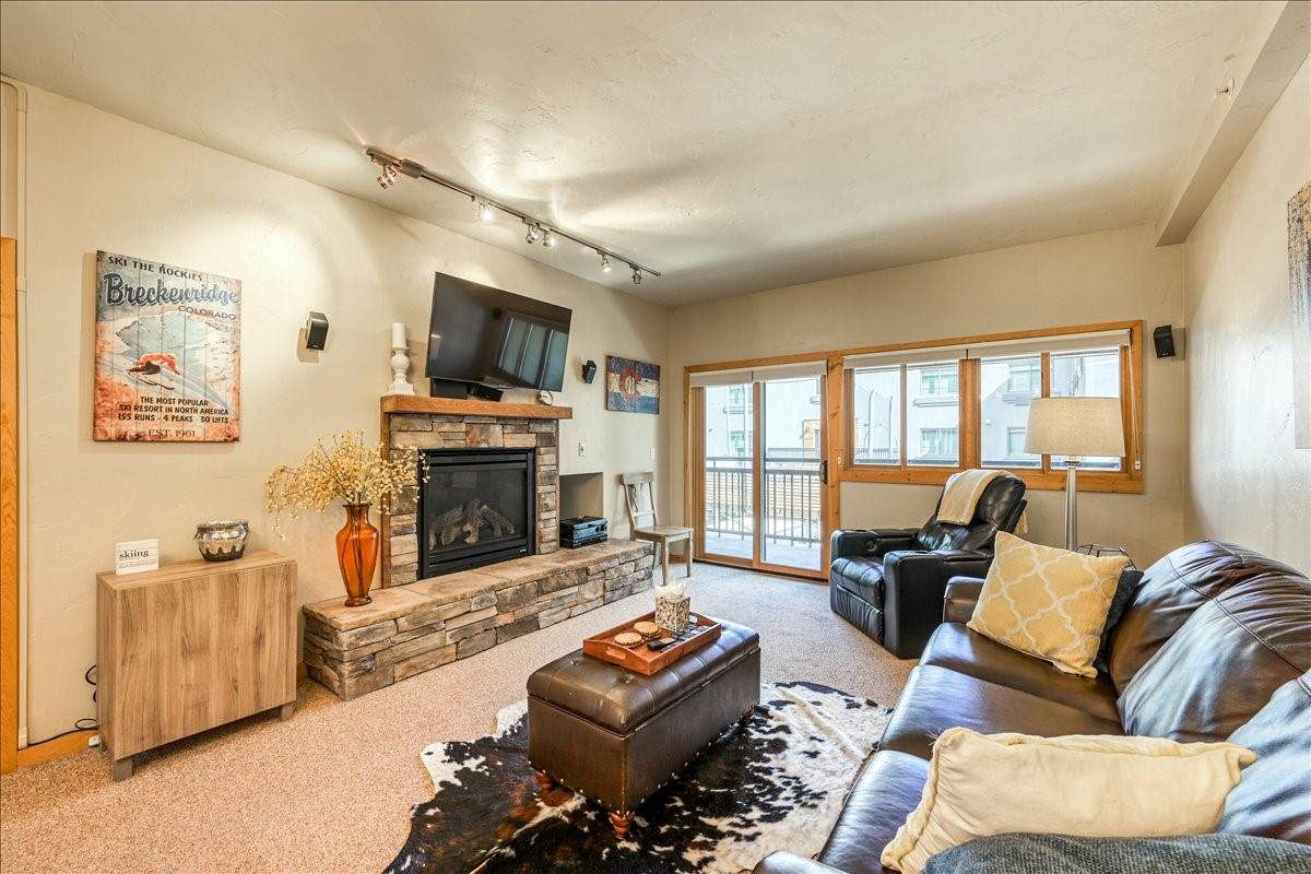 645 Park Avenue - Photo 1