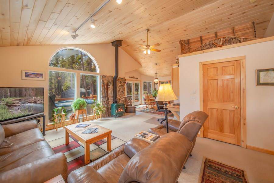 1066 Circle 73 - Photo 1