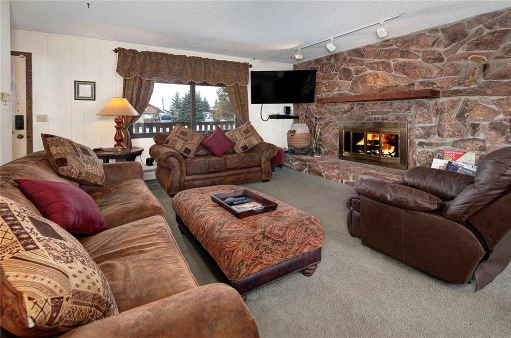 959 Idlewild Drive - Photo 1