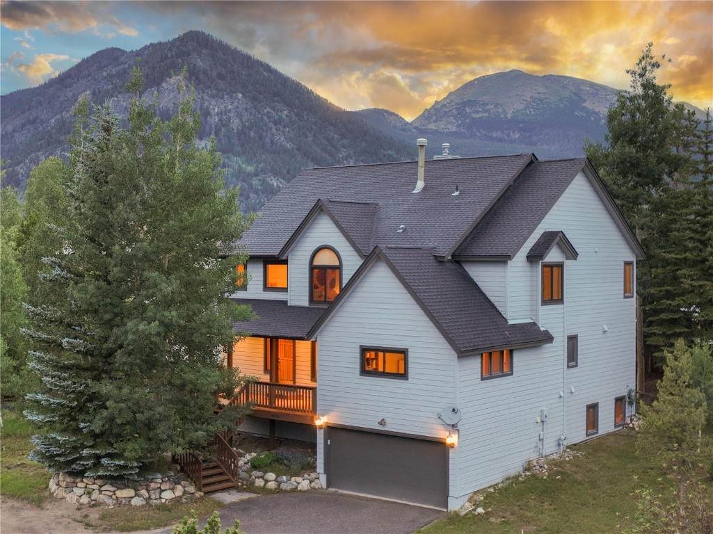 406 Pitkin Street - Photo 1
