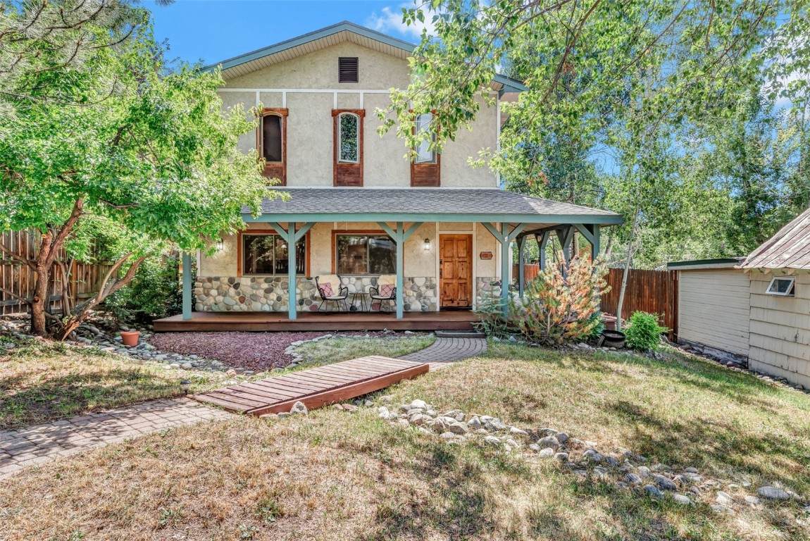 424 3rd Street - Photo 1