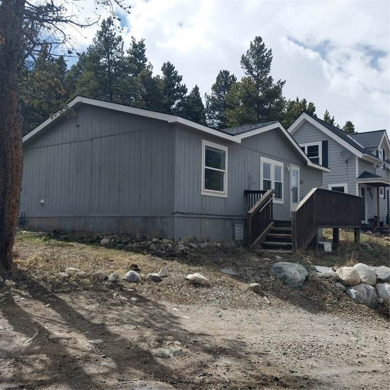 311 Oak Street - Photo 1