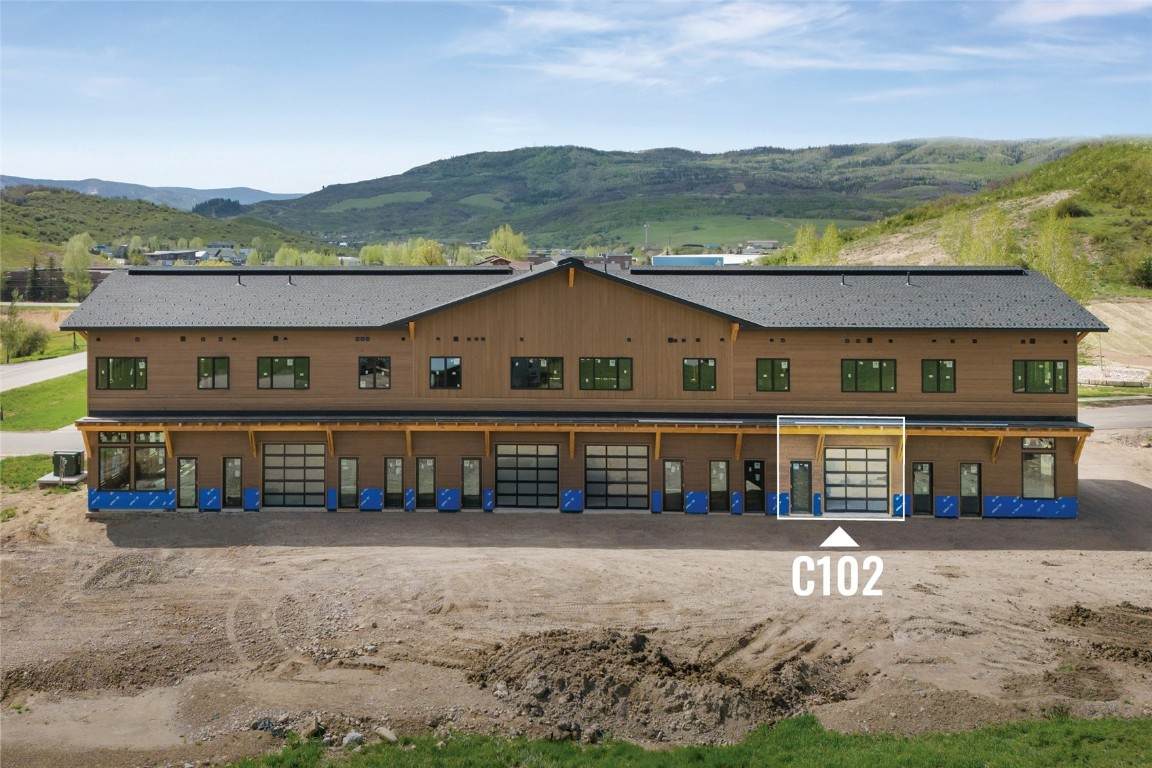 2110 Taxi Way - Photo 1