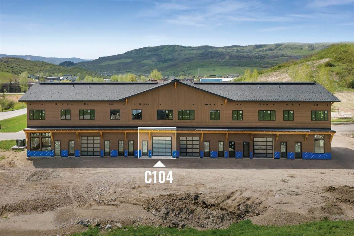 2110 Taxi Way - Photo 1
