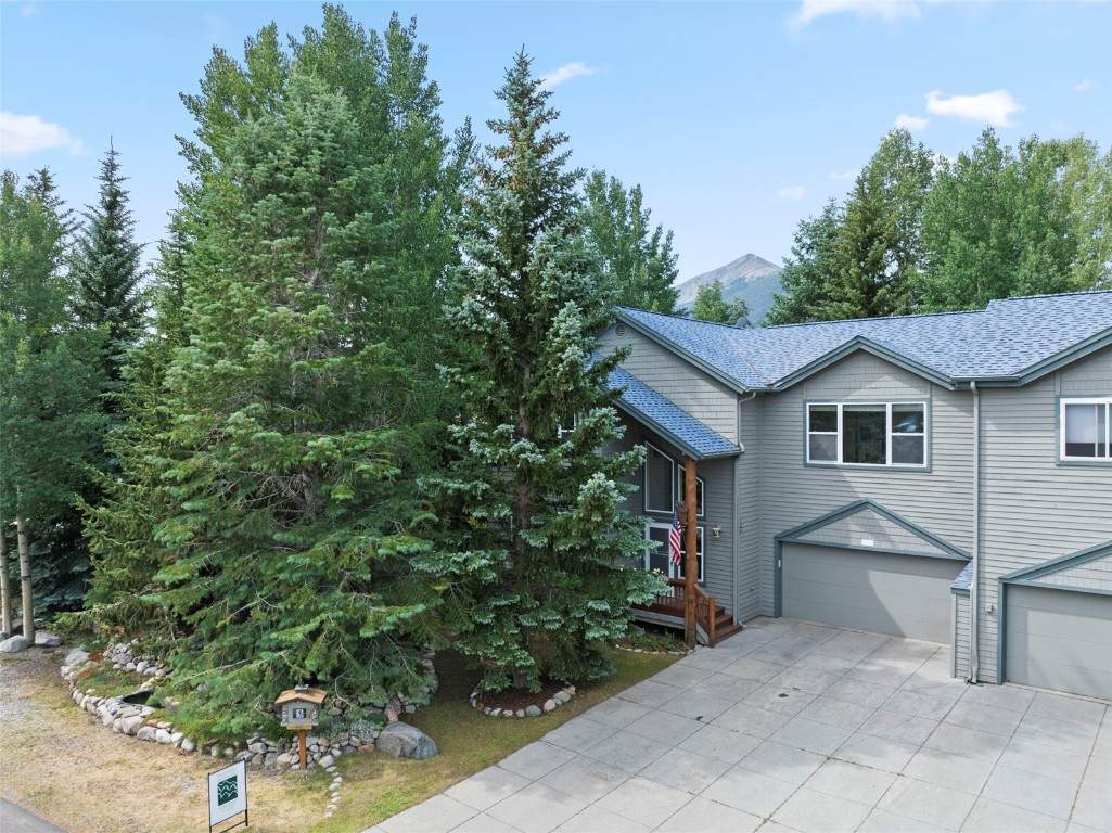 928 Lakepoint Circle - Photo 1