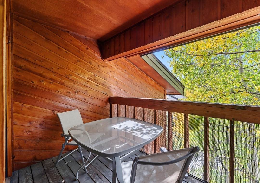 305 Park Avenue - Photo 1