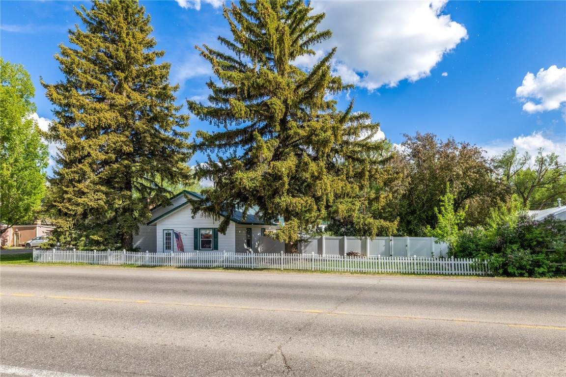 399 Jefferson Avenue - Photo 1