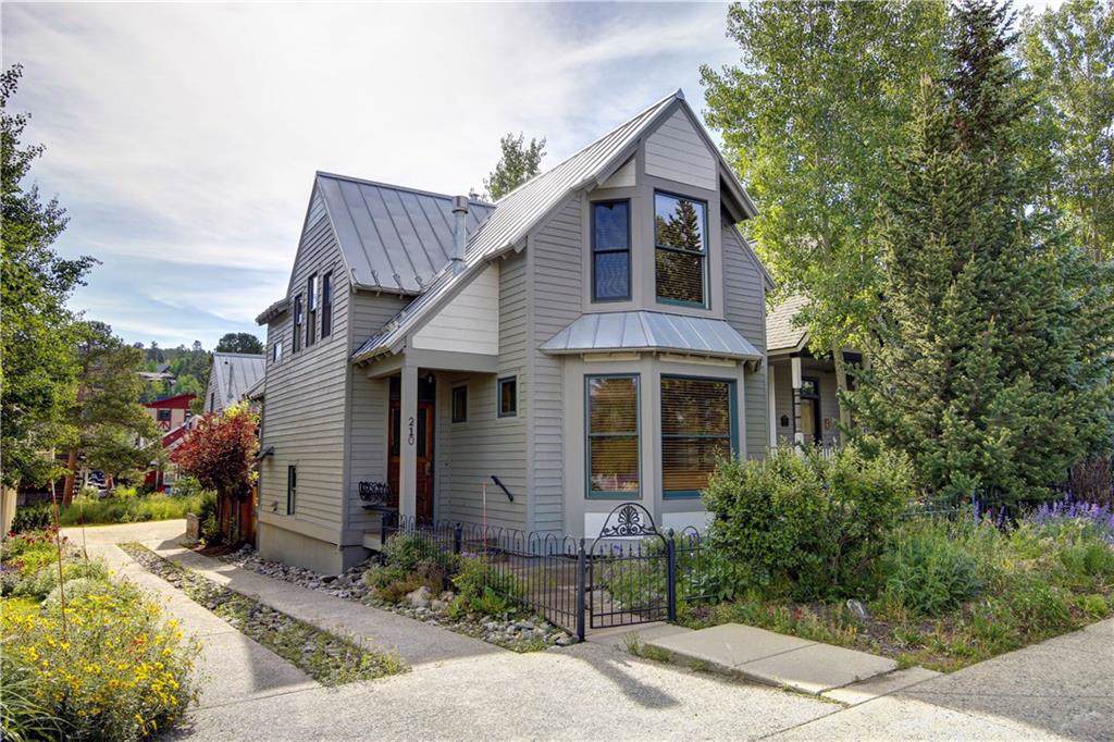 210 French Street - Photo 1