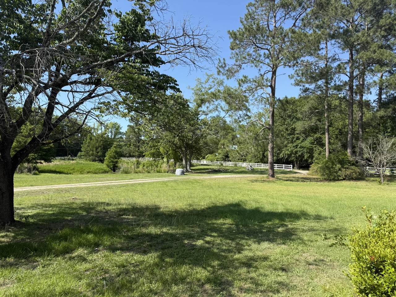 40 Sandalwood Lane - Photo 1