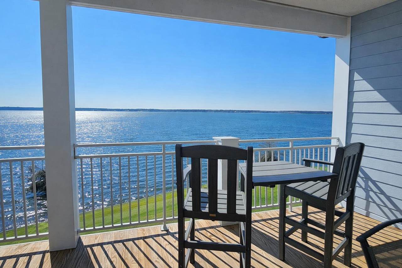 1174 Bridgeview Lane - Photo 1