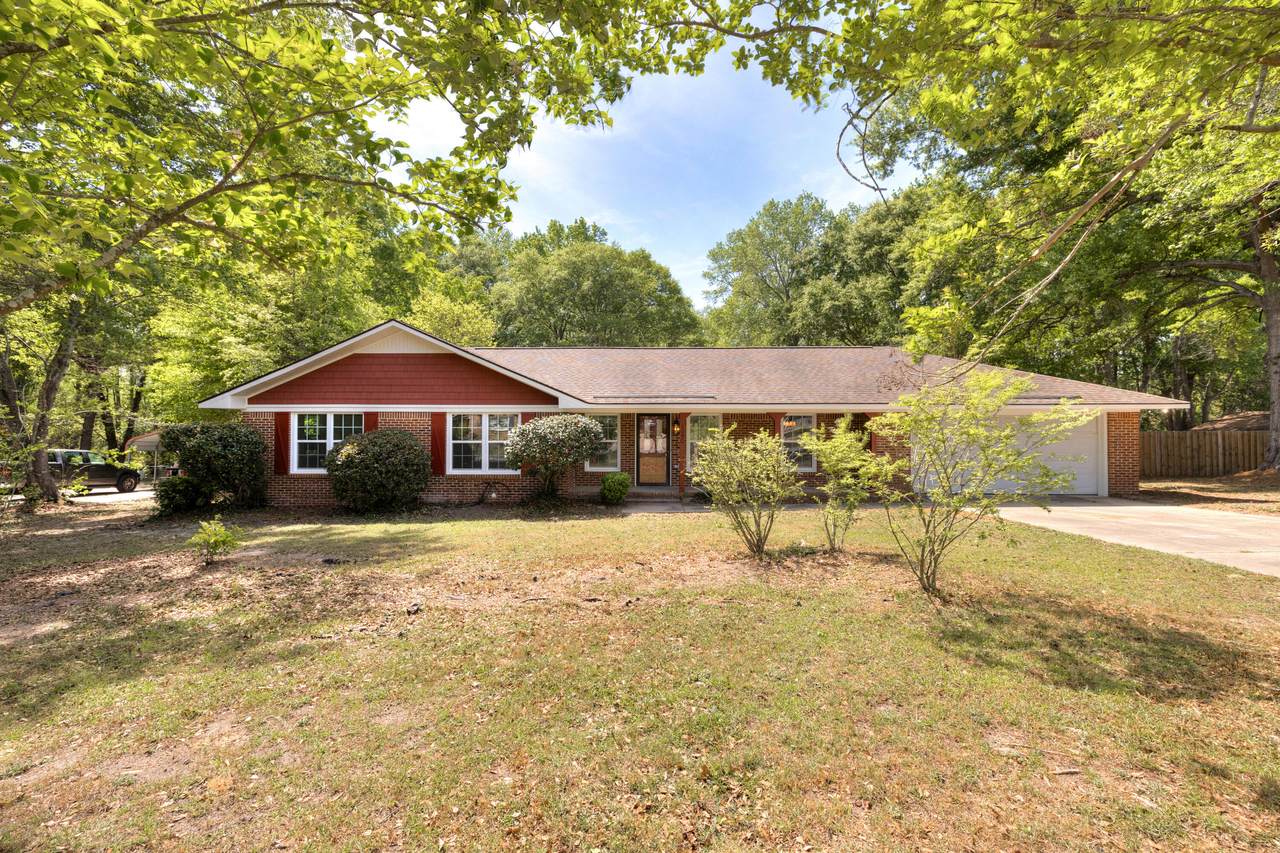 1090 Twin Lakes Drive - Photo 1