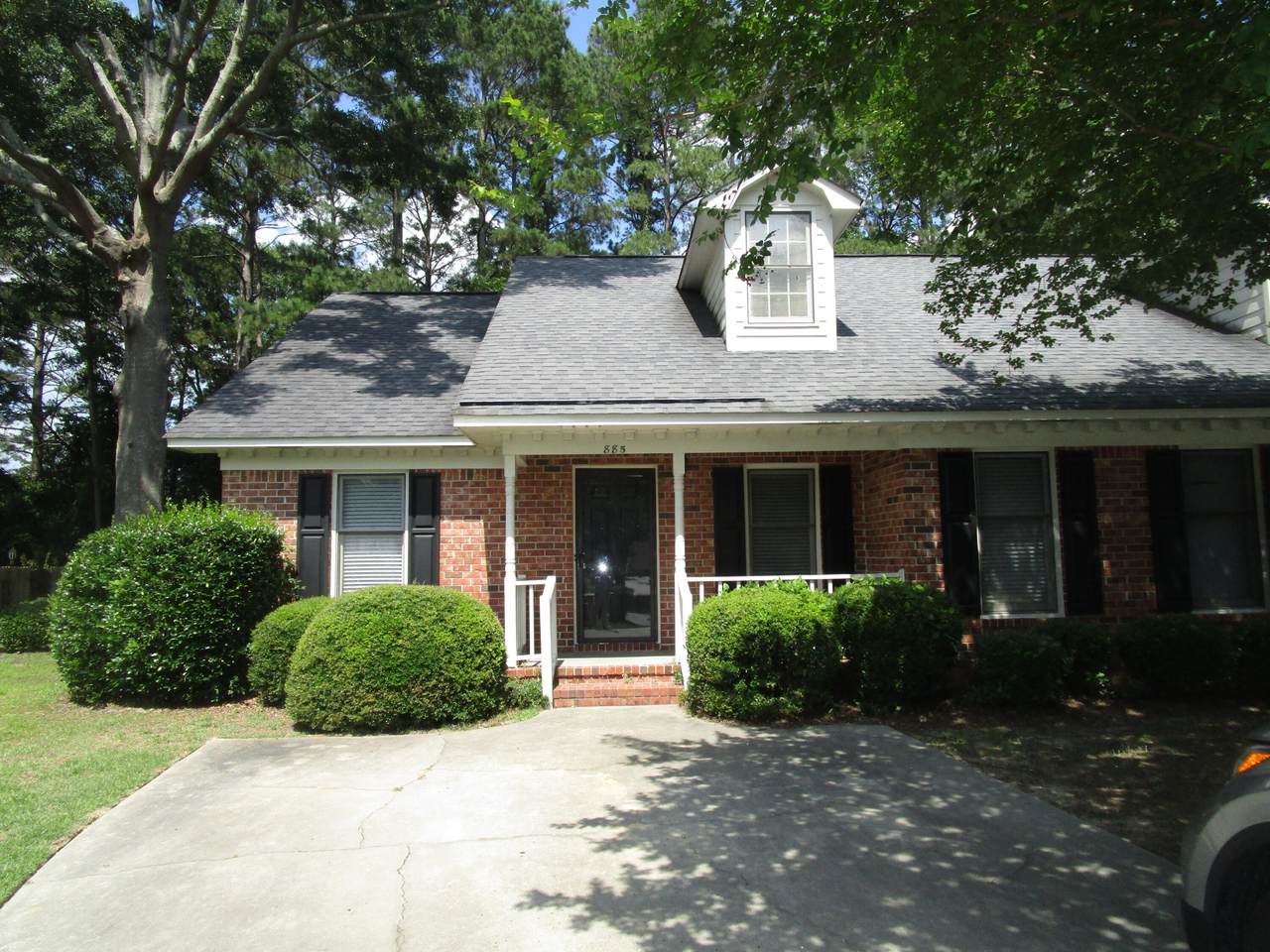 885 Grimble Court - Photo 1