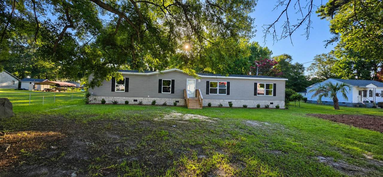 1284 Pocahontas Circle - Photo 1