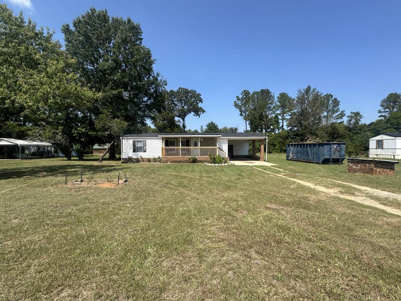 1590 Bar-Zee Drive - Photo 1