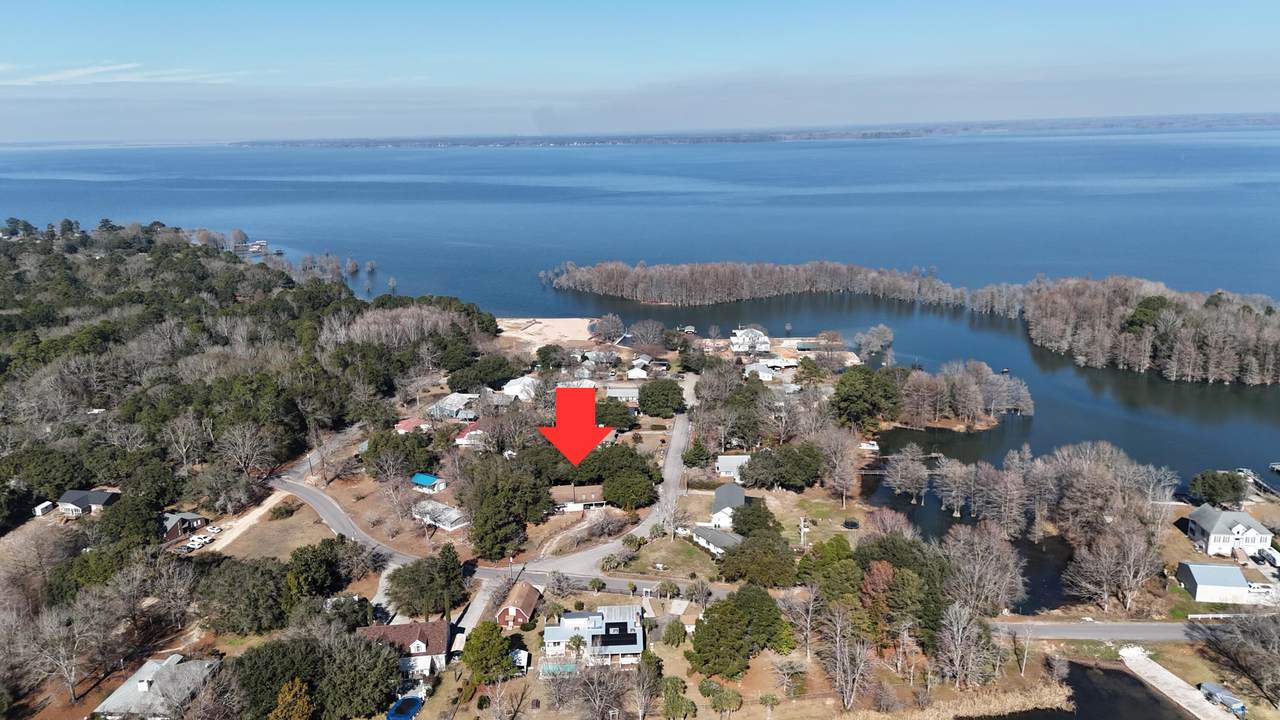 323 Knott Drive - Photo 1