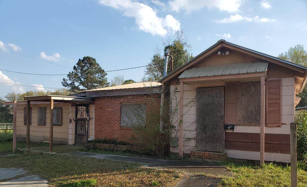 101 Middle St - Photo 1