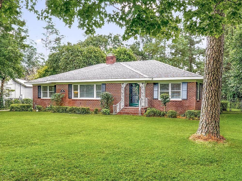 612 W Calhoun Drive - Photo 1