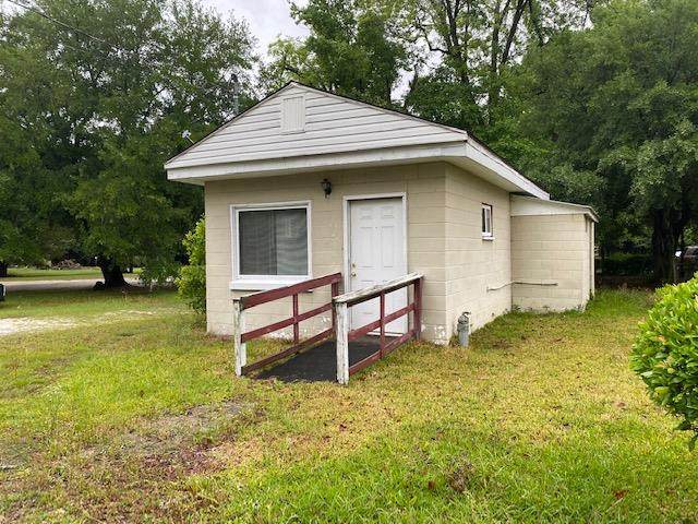 113 W Huggins St - Photo 1