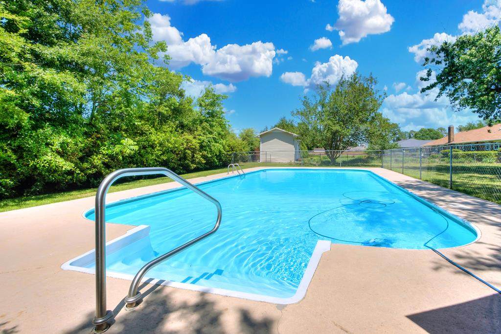665 Mallard Dr - Photo 1