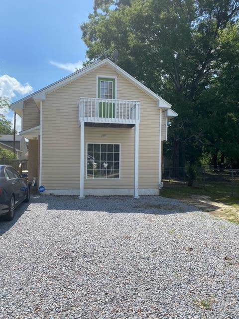610 Brown St - Photo 1