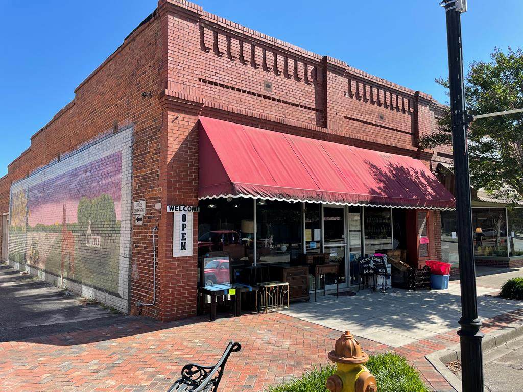 2721 Cleveland - Photo 1
