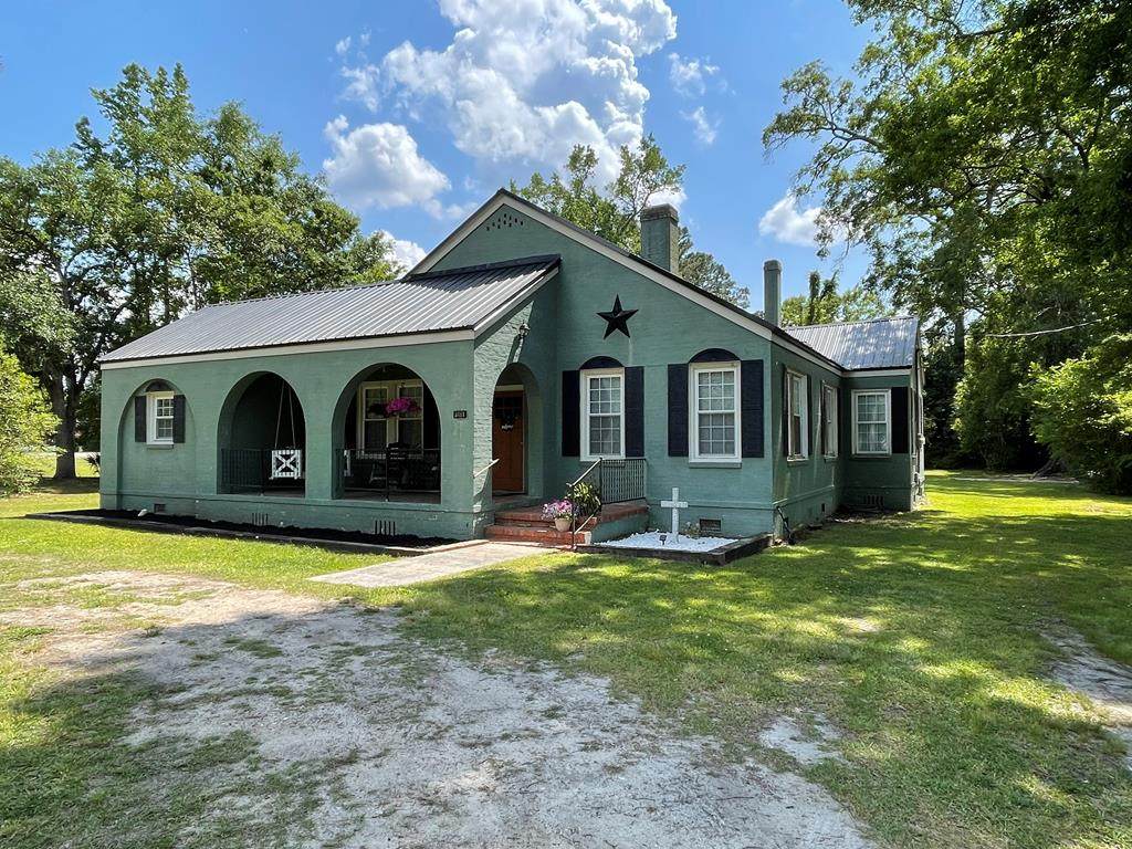 1081 Gilmore Ave - Photo 1