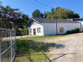 916 N Main St - Photo 1