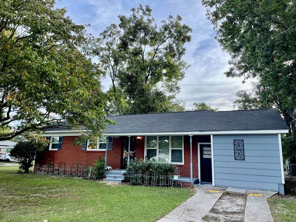 863 Watts Dr - Photo 1