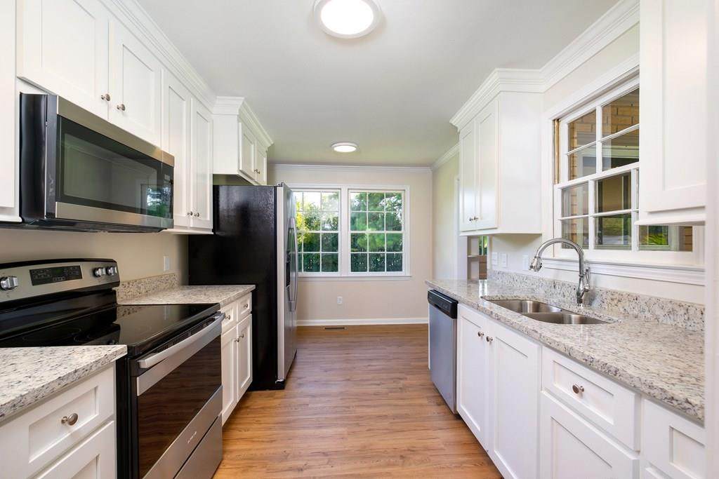 311 Lesesne Ct - Photo 1