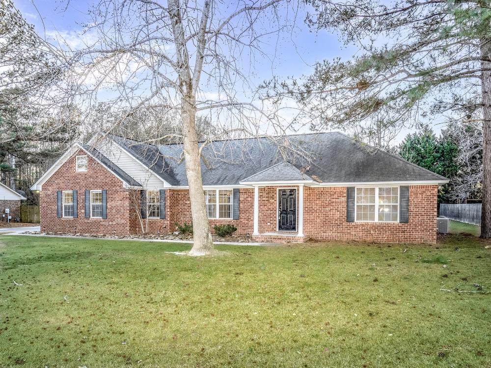 390 Trailwood Dr - Photo 1