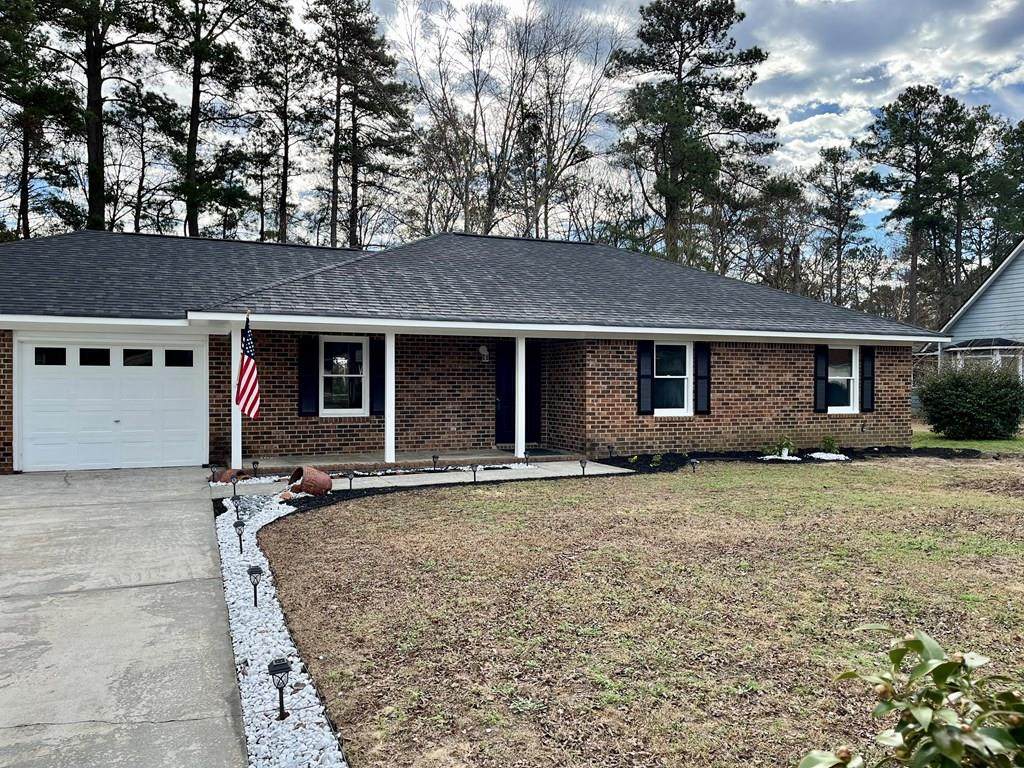 852 Club Lane - Photo 1